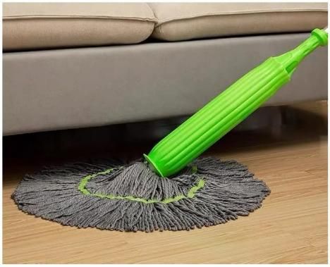 Self-twisting water rotating mop
